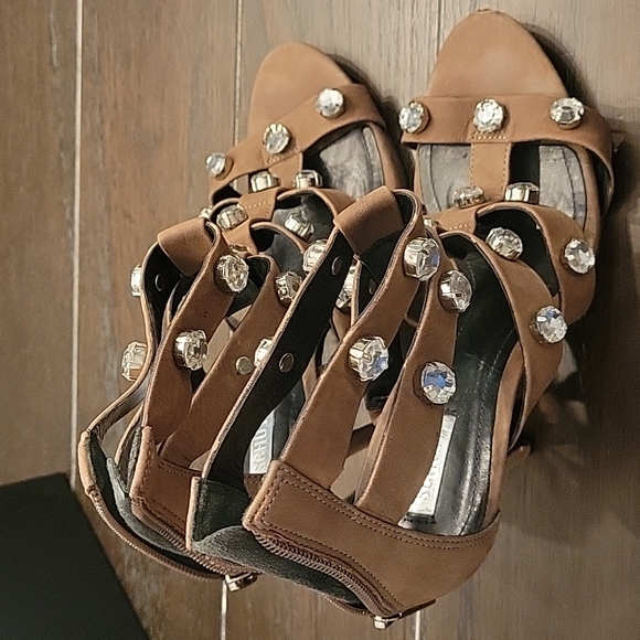 Authentic Schutz peep toe heels - Picture 2 of 3